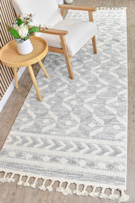 August B0785A Grey Runner