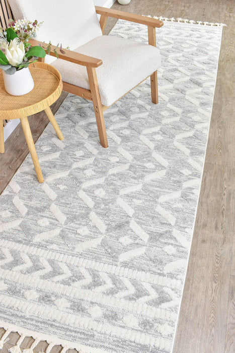 August B0785A Grey Runner