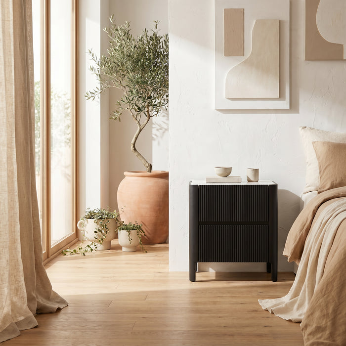 Pari Bedside